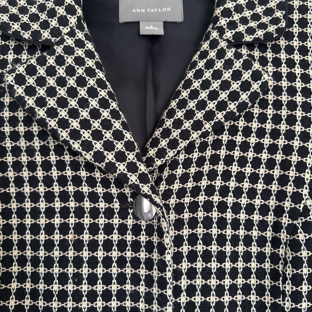 Ann Taylor Wool Blend Coat - Size 2 - Picture 4 of 7